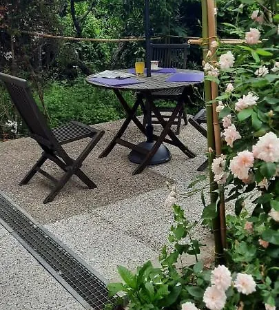 Nyaraló El Correc *